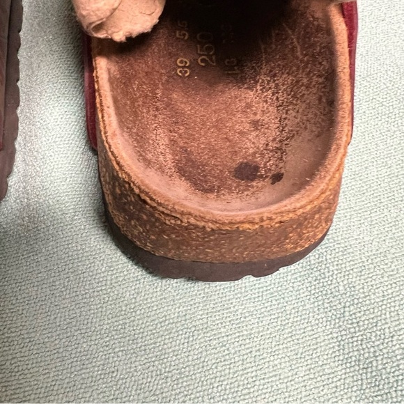 Birkenstock vegan red gold print  3 buckle Florida sandals slip on broke in - Picture 6 of 12